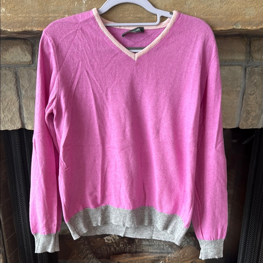 Cashmer Italy Pink V-Neck Sweater with Gray Accents purchased in Florence. Med